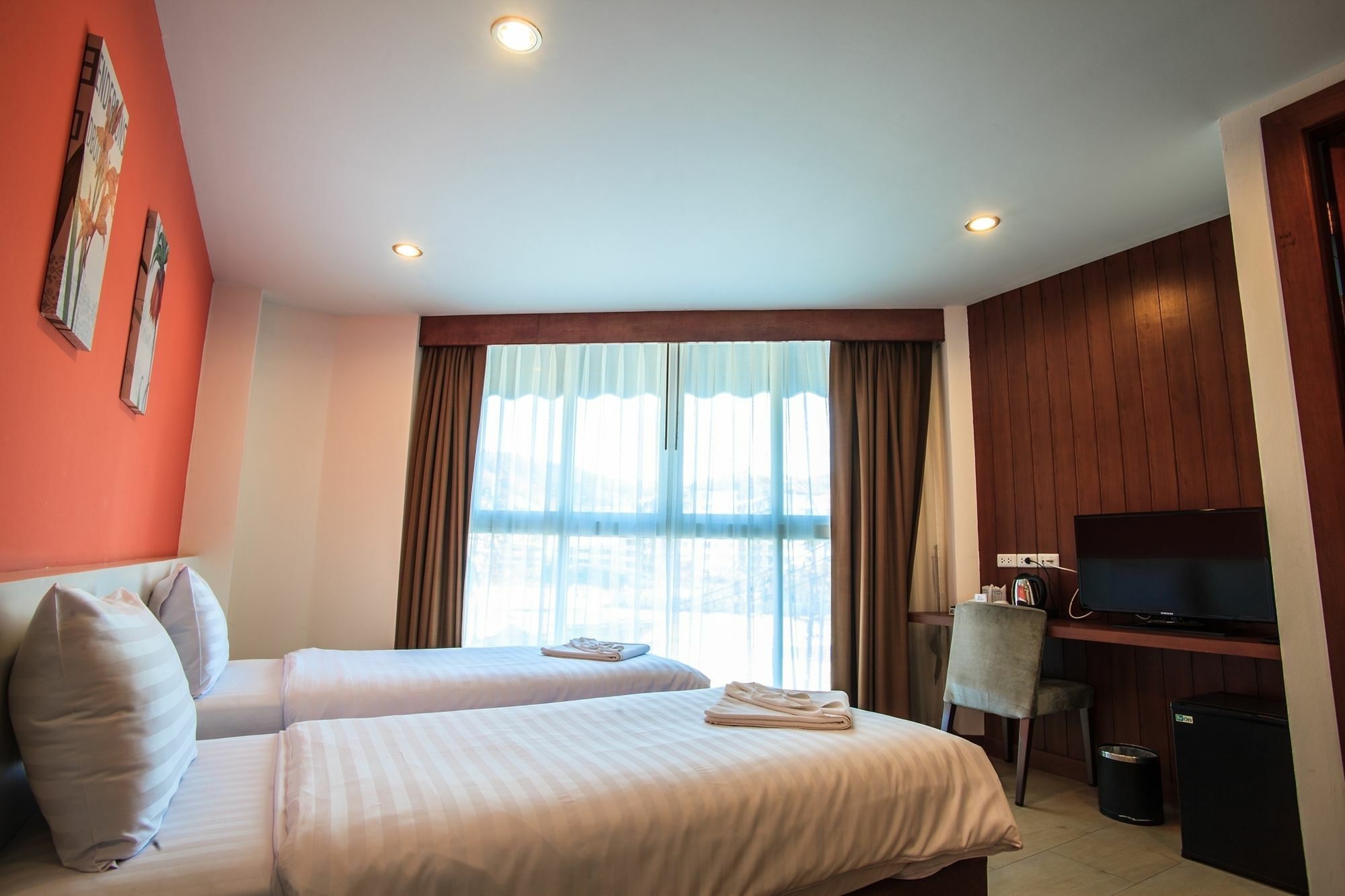 Paksaa Boutique Hotel Patong Exterior foto